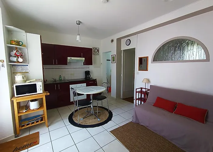 Renove Calme Avec Jardin Fleuri, A Proximite Du Canal De Nantes A Brest Et De La Foret Du Gavre - Fr-1-306-1007