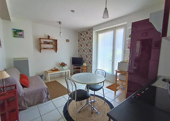 Renove Calme Avec Jardin Fleuri, A Proximite Du Canal De Nantes A Brest Et De La Foret Du Gavre - Fr-1-306-1007 Vakantiehuis Blain